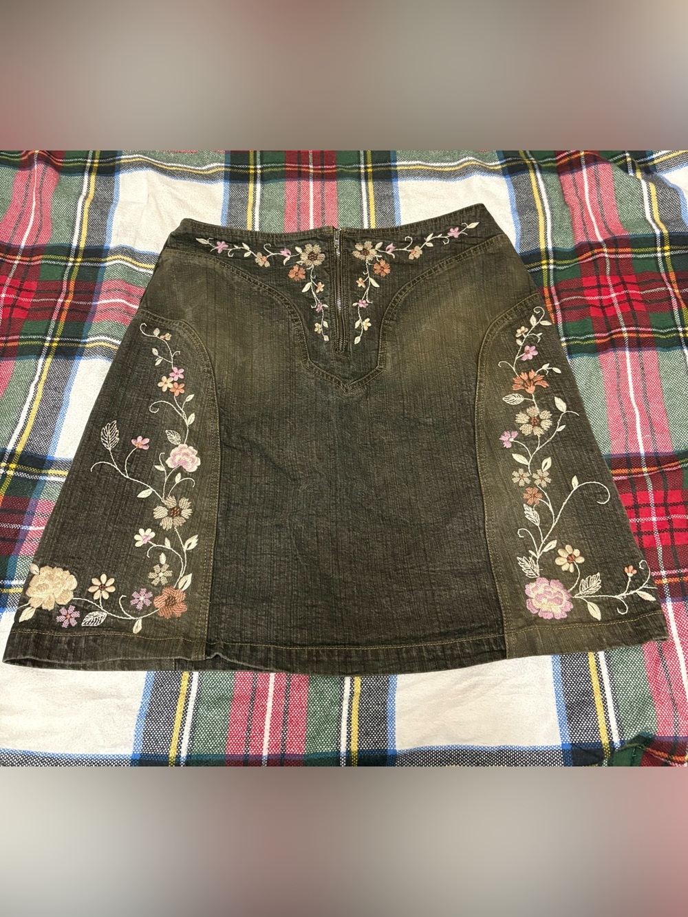 Apostrophe Y2K boho women’s size 12 dark wash floral embroidered denim skirt